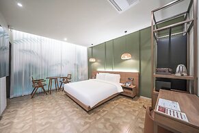 Giant Hotel