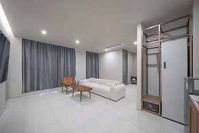 Giant Hotel