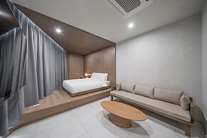 Giant Hotel