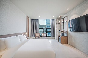 Giant Hotel