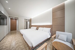 Giant Hotel