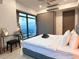 Eaton Residences KLCC SkyPool Sunset