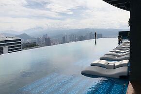 Eaton Residences KLCC SkyPool Sunset