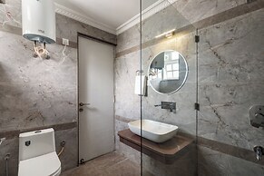Amber Apartment 103 by Stayjade