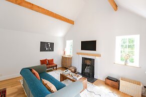 Beautiful 3Bd Thatched Stone Cottage Kettering