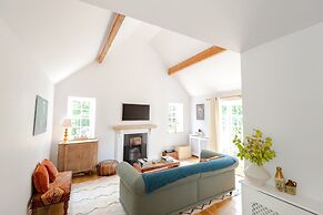 Beautiful 3Bd Thatched Stone Cottage Kettering