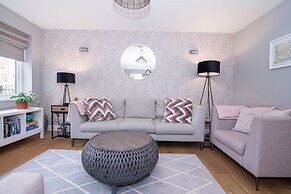 Elegant Ludlow Haven: 4Bed Ultimate Tranquility