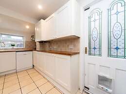 Charming Period Home Near Surbiton With Garden