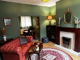 Robin’S Hollow: 2Bd Home Near Wrexham Afc