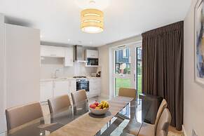 Modern 3Br Flat Quick Links To Ldn & Heathrow