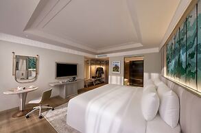 La Siesta Premium Lakeside