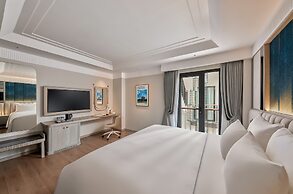 La Siesta Premium Lakeside