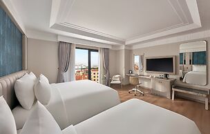 La Siesta Premium Lakeside