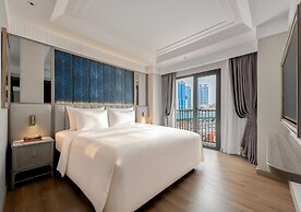 La Siesta Premium Lakeside