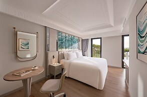 La Siesta Premium Lakeside