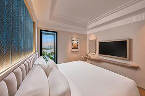 La Siesta Premium Lakeside
