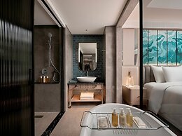 La Siesta Premium Lakeside