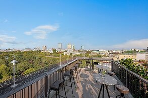 La Siesta Premium Lakeside