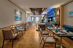 La Siesta Premium Lakeside