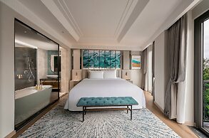La Siesta Premium Lakeside