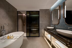 La Siesta Premium Lakeside