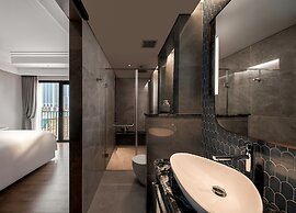 La Siesta Premium Lakeside