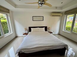 Siam Royal View Beachfront Villa by PSR