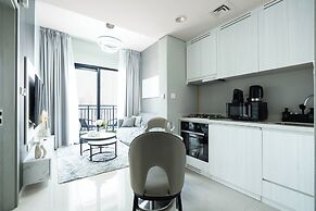 Keyrock Living - 1BR with Lake View