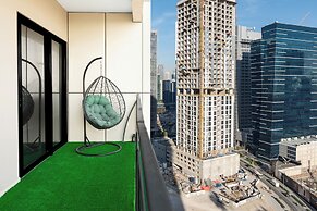 Keyrock Living - 1BR with Lake View
