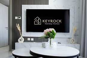 Keyrock Living - 1BR with Lake View