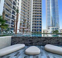 KeyRock Living - Lakeview Luxury