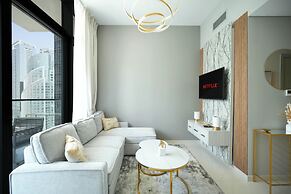 KeyRock Living - Lakeview Luxury
