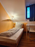 2-Rent Group Hostel Rooms AUB162