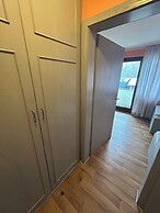 2-Rent Group Hostel Rooms AUB162