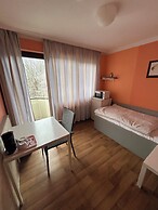 2-Rent Group Hostel Rooms AUB162