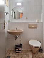2-Rent Group Hostel Rooms AUB162
