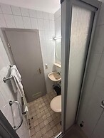 2-Rent Group Hostel Rooms AUB162