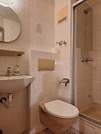 2-Rent Group Hostel Rooms AUB162