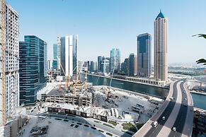 KeyRock Living - Dubai Skyline