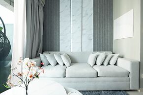 KeyRock Living - Dubai Skyline