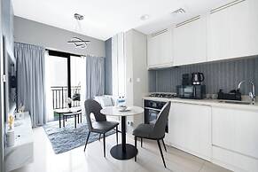 KeyRock Living - Dubai Skyline