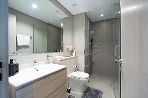 KeyRock Living - Dubai Skyline