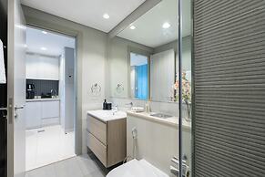 KeyRock Living - Dubai Skyline