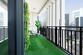 KeyRock Living - Dubai Skyline