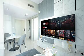 KeyRock Living - Dubai Skyline