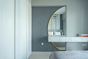 KeyRock Living - Dubai Skyline