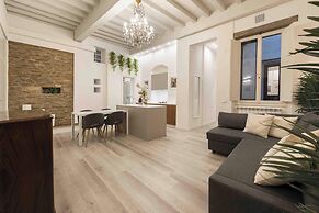 Deluxe Pitti Suites by MMega