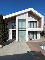 Arena Apartments & Villas Guba