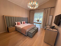 Arena Apartments & Villas Guba