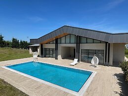Arena Apartments & Villas Guba